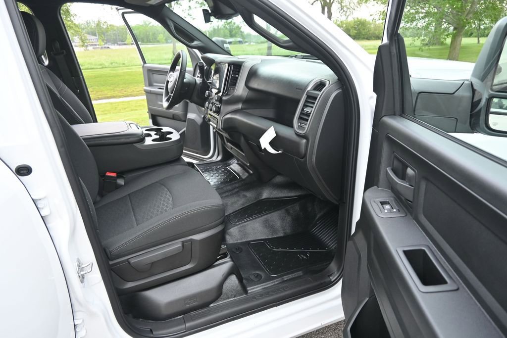 New 2026 RAM 3500 Tradesman AWD/4WD image 17