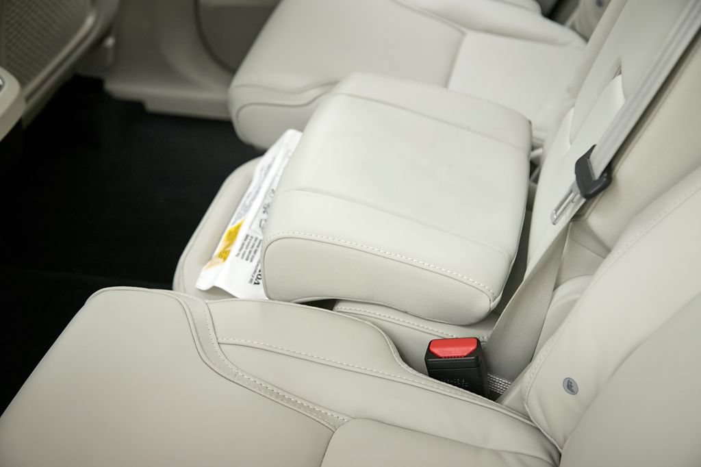Certified 2024 Volvo XC90 B6 Ultimate w/ Protection Package Premier AWD/4WD image 22