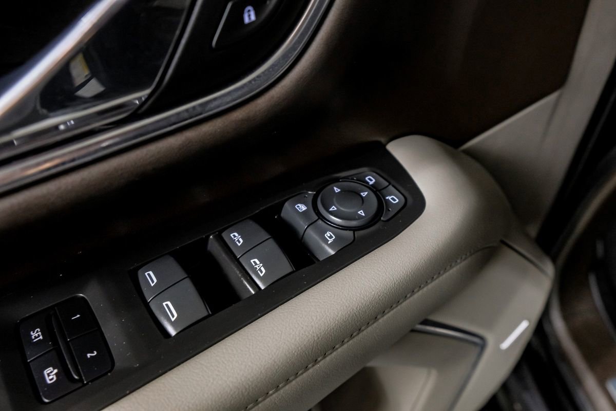 Used 2021 Chevrolet Suburban Z71 w/ Z71 Off-Road Package AWD/4WD image 36