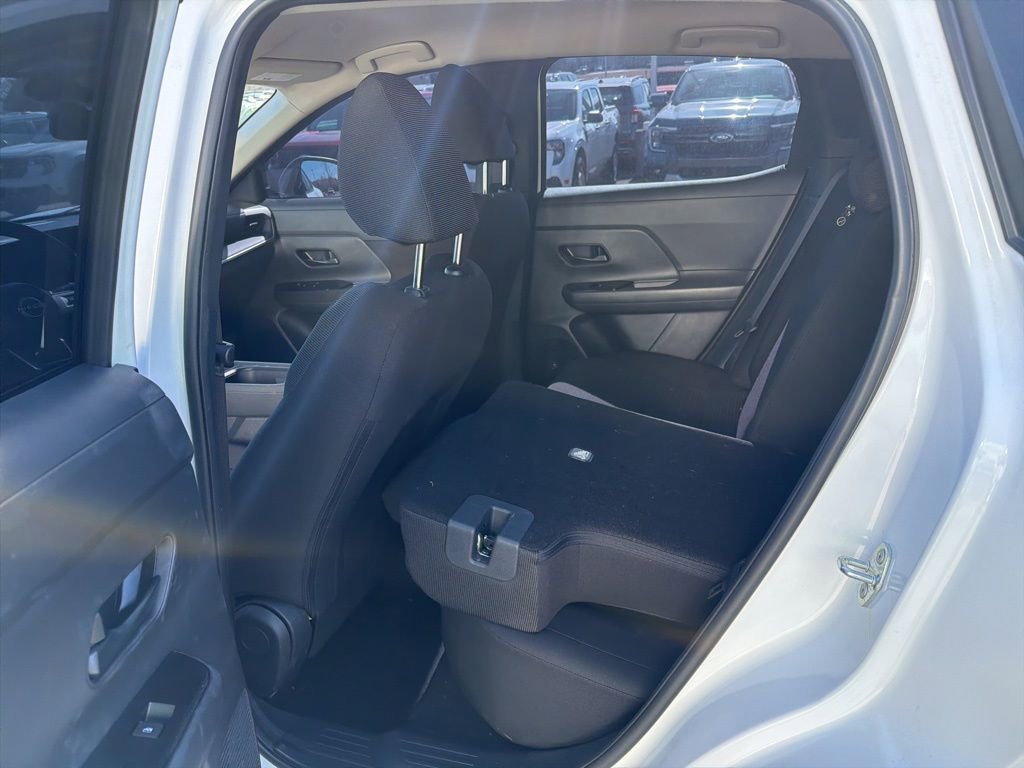 Used 2025 Nissan Kicks S image 8