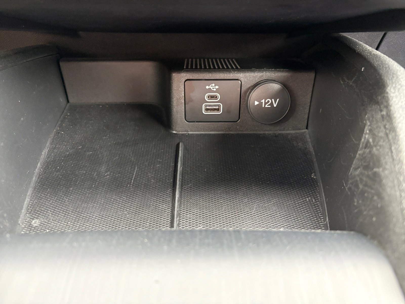 Used 2024 Ford Escape ST-Line w/ Equipment Group 301A FWD image 18