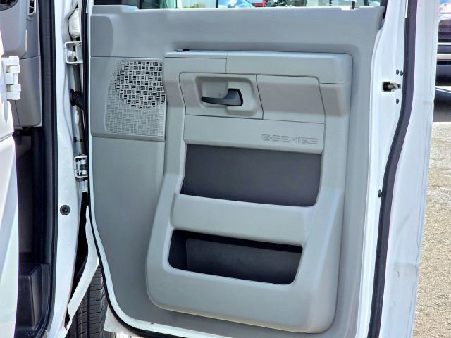 Used 2011 Ford E-350 and Econoline 350 XLT image 28