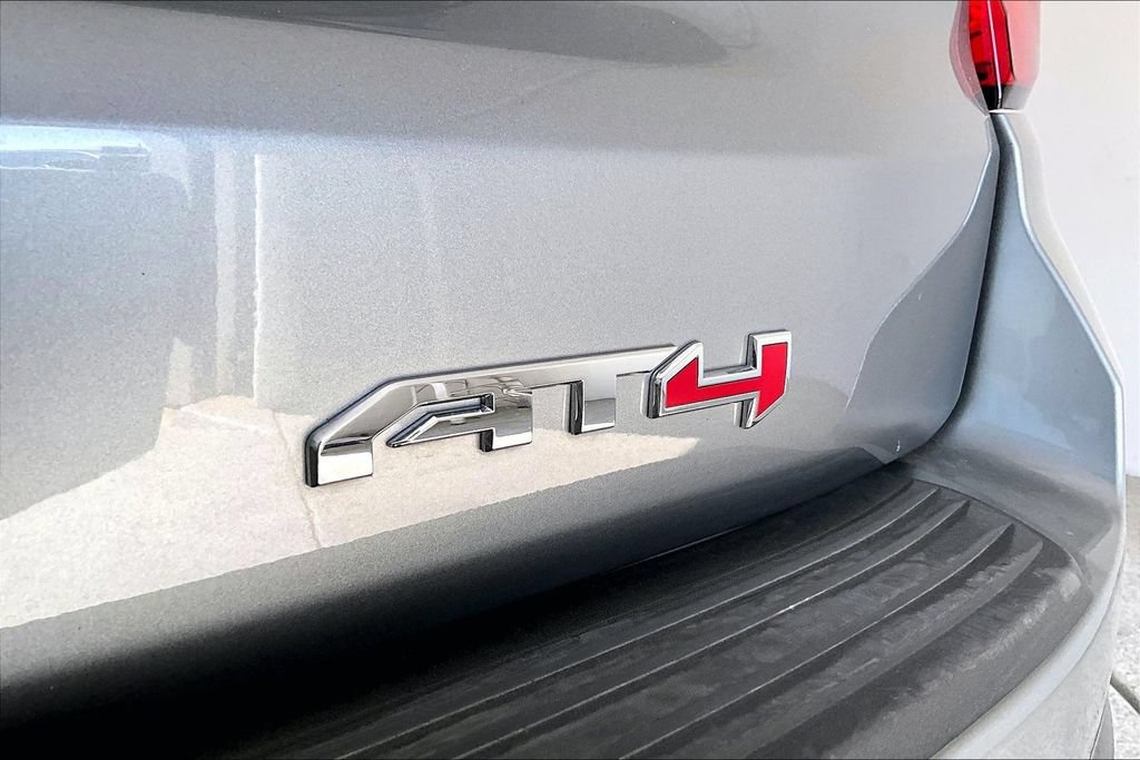 Used 2023 GMC Yukon AT4 AWD/4WD image 38