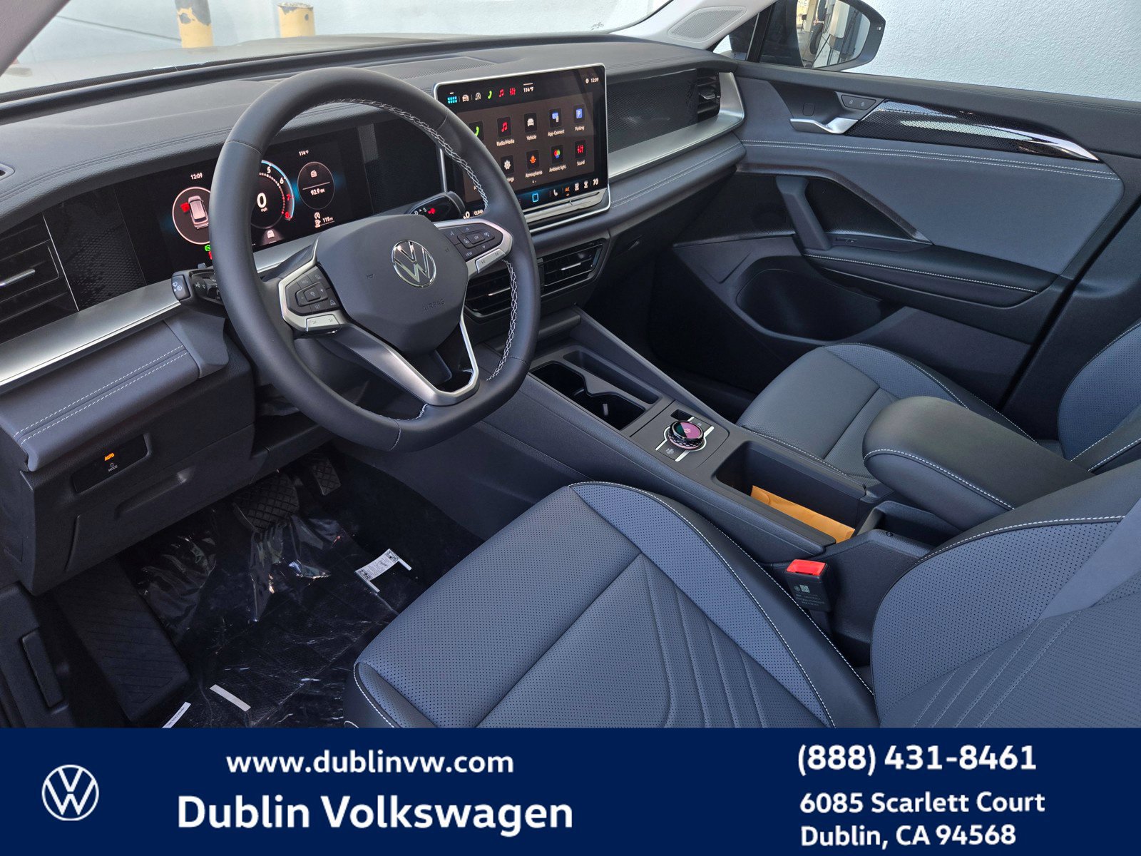 New 2026 Volkswagen Tiguan SE FWD image 9