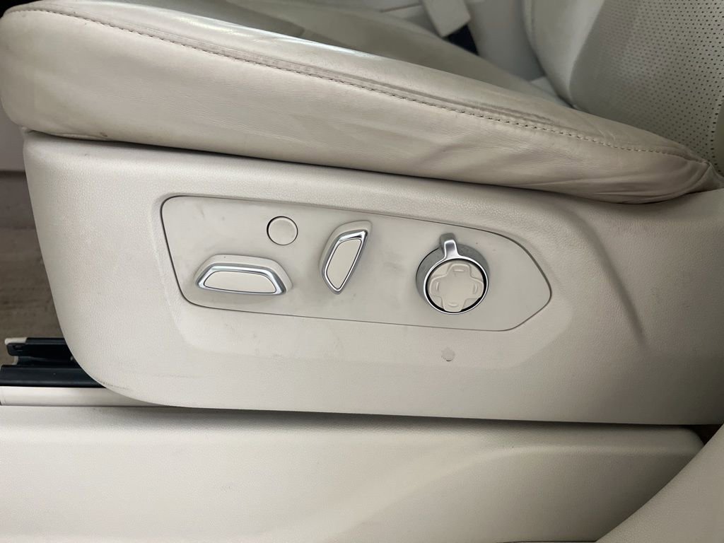 Used 2021 Cadillac Escalade Premium Luxury Platinum AWD/4WD image 57