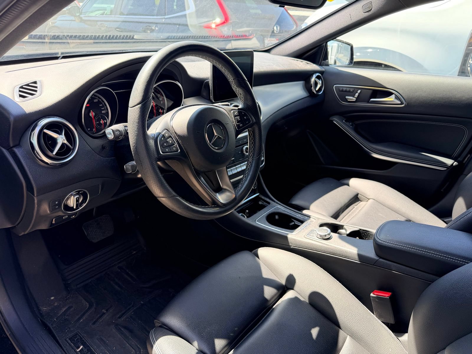 Used 2018 Mercedes-Benz GLA 250 4MATIC image 5