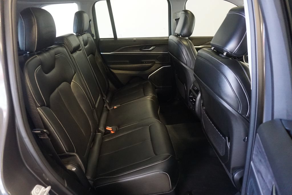 Used 2023 Jeep Grand Cherokee 4WD 4xe w/ Luxury Tech Group II image 27