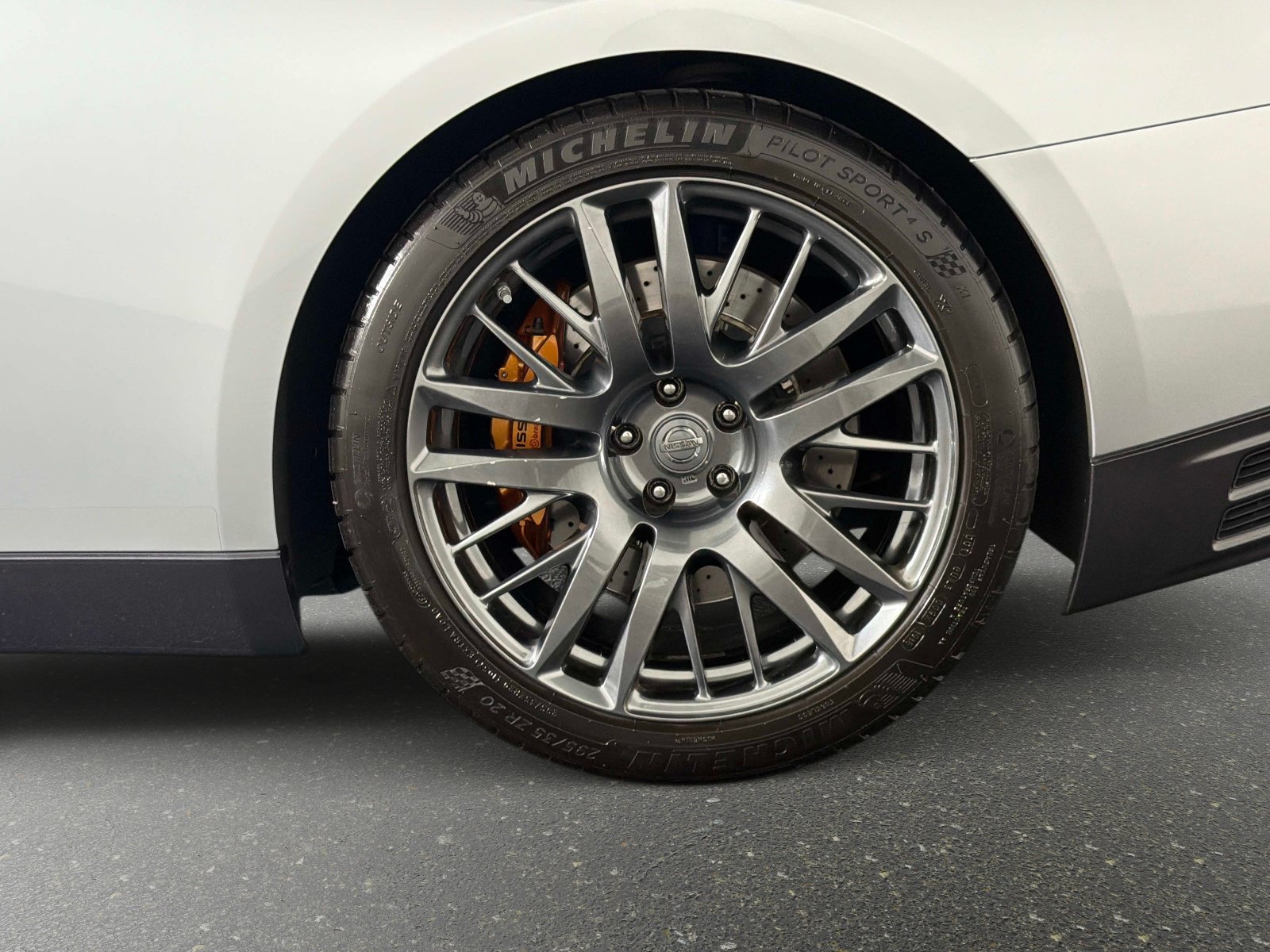 Used 2016 Nissan GT-R Premium AWD/4WD image 14