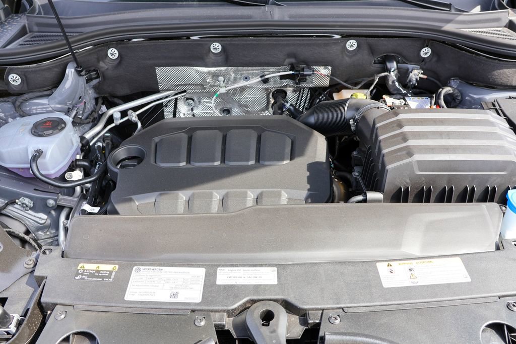 New 2025 Volkswagen Atlas Peak Edition SE image 46