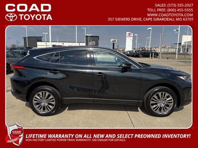 Certified 2024 Toyota Venza Limited image 3