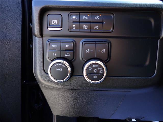 Used 2025 Chevrolet Tahoe High Country AWD/4WD image 18