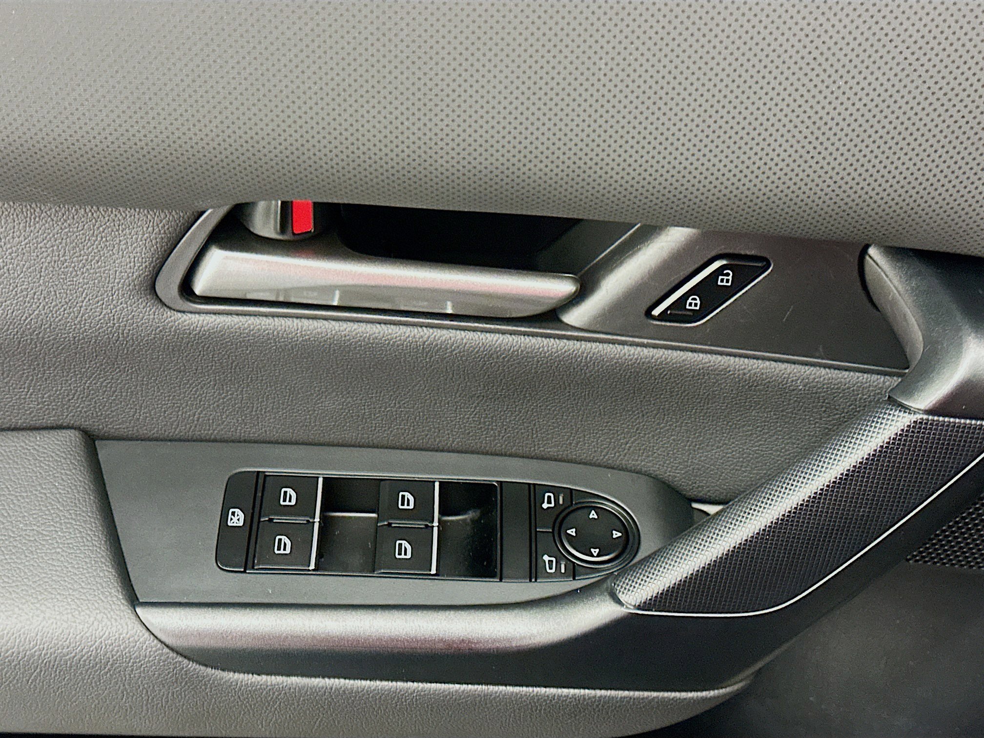 Used 2025 MAZDA CX-50 AWD 2.5 S w/ Premium Package image 15