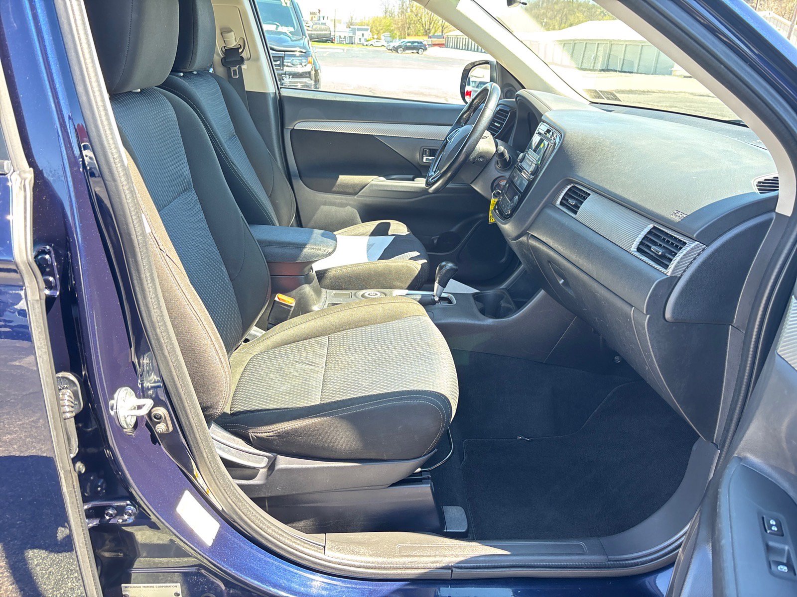 Used 2016 Mitsubishi Outlander SE AWD/4WD image 17