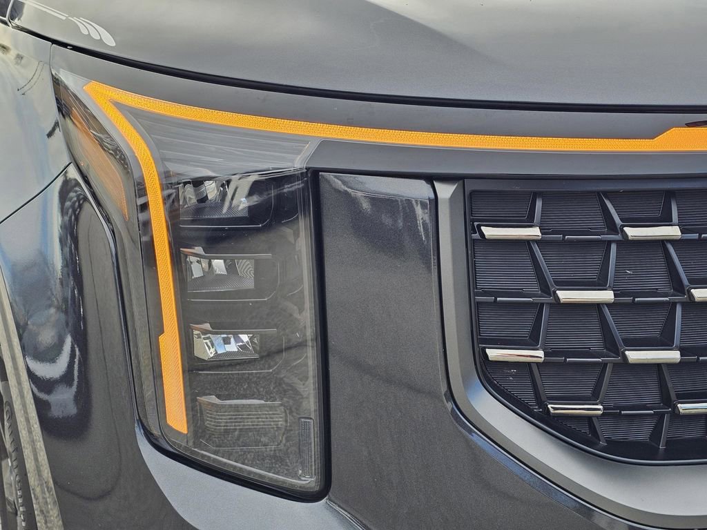 Certified 2026 Kia Carnival SX w/ SX Dark Edition Package image 4