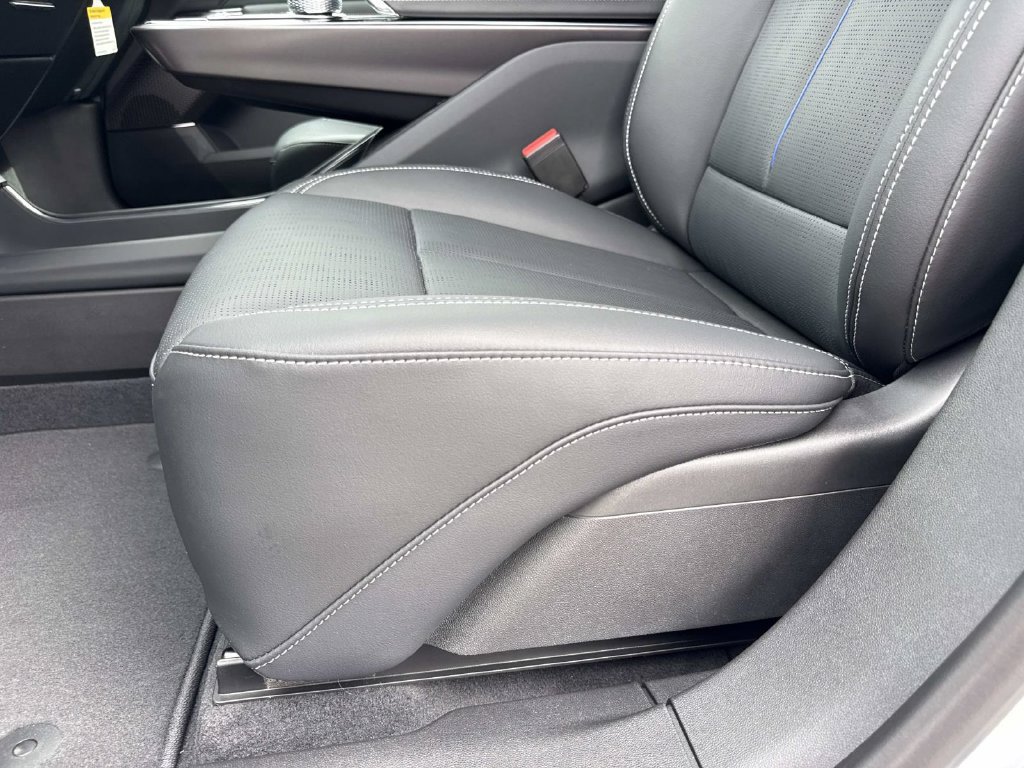 New 2027 Cadillac Lyriq Luxury RWD image 20