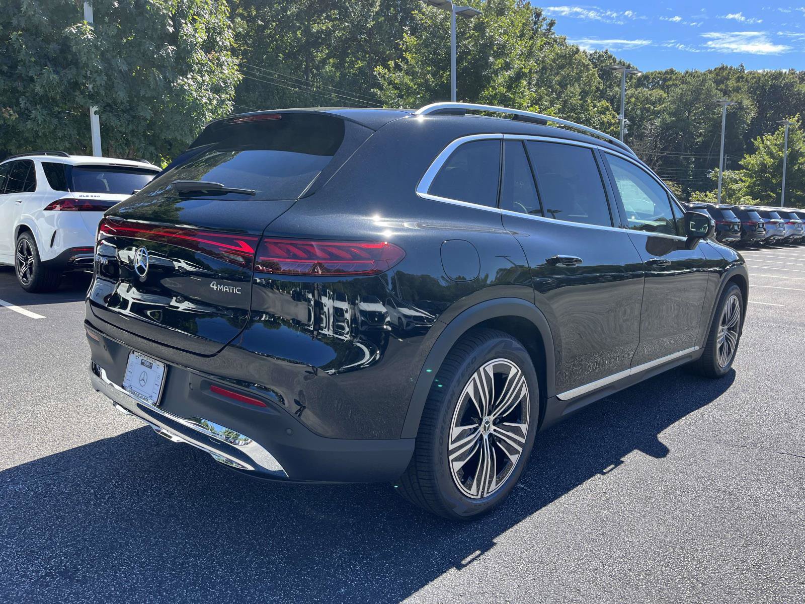 New 2027 Mercedes-Benz EQS 400 4MATIC SUV image 7