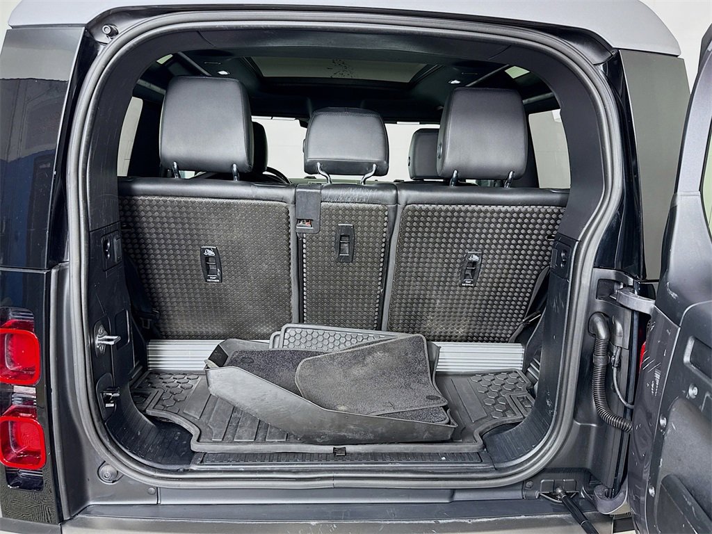 Used 2022 Land Rover Defender 90 X-Dynamic S image 29