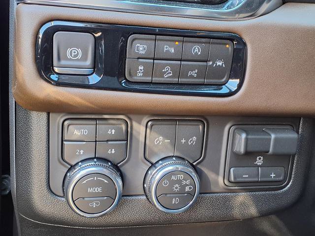 New 2026 GMC Yukon XL Denali Ultimate w/ LPO, Illumination Package image 16