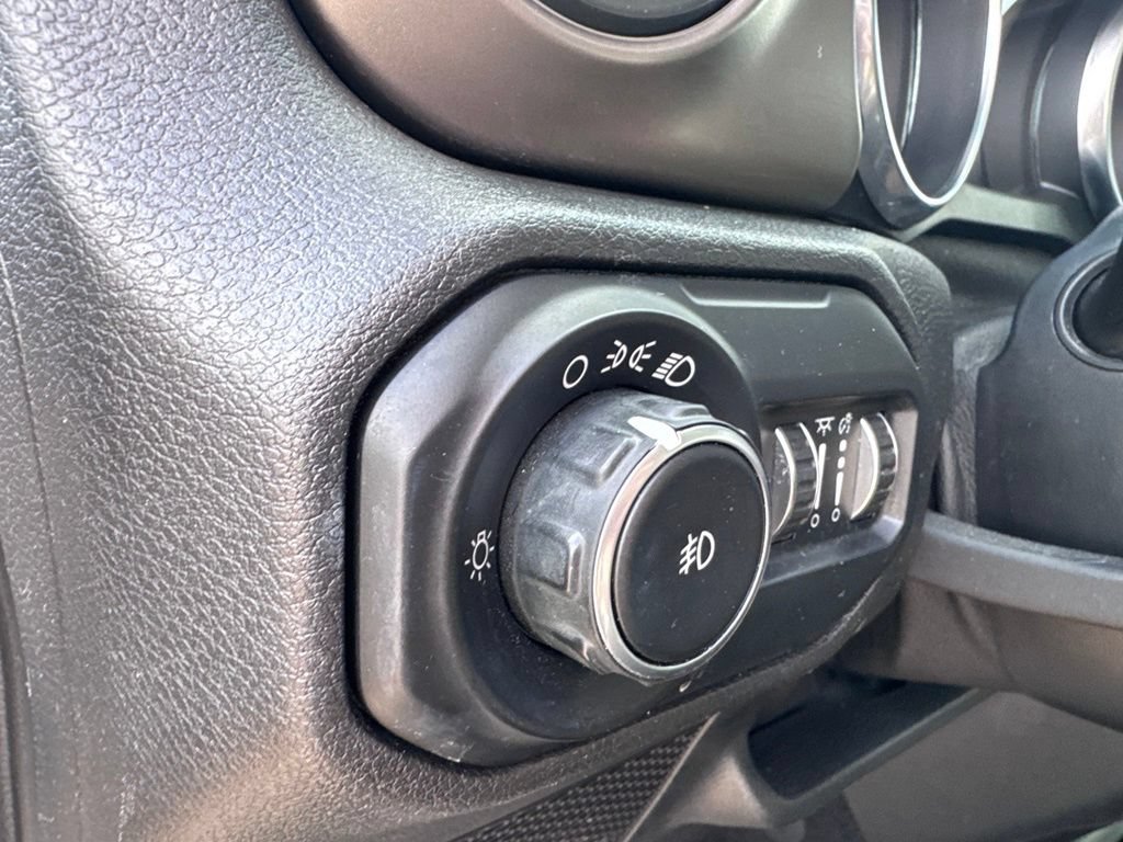 Used 2021 Jeep Wrangler Unlimited Sport AWD/4WD image 14