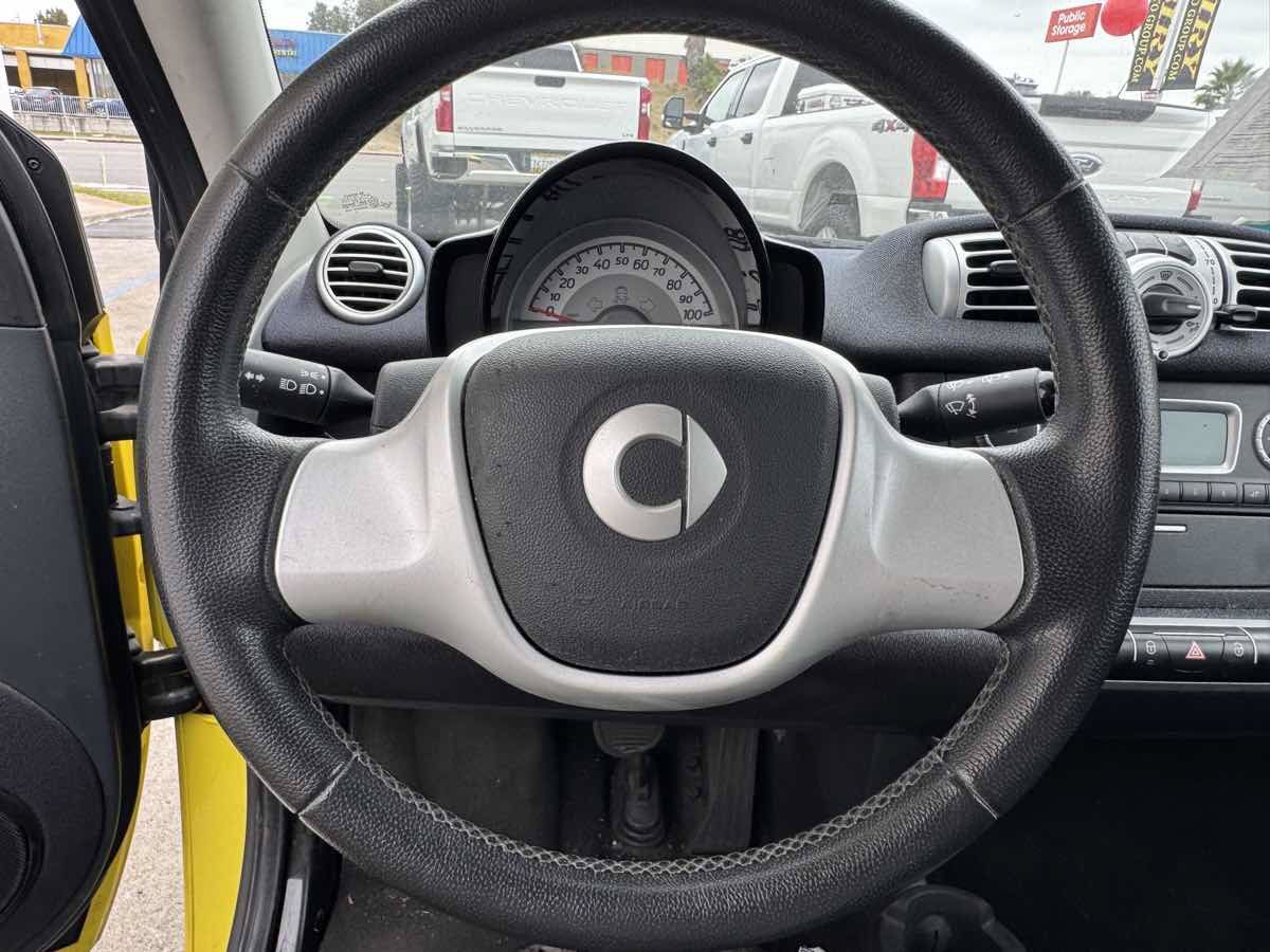 Used 2013 smart fortwo pure RWD image 20