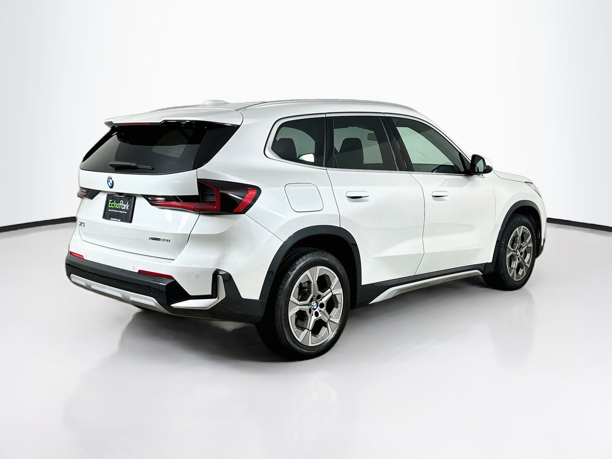 Used 2026 BMW X1 xDrive28i AWD/4WD image 9