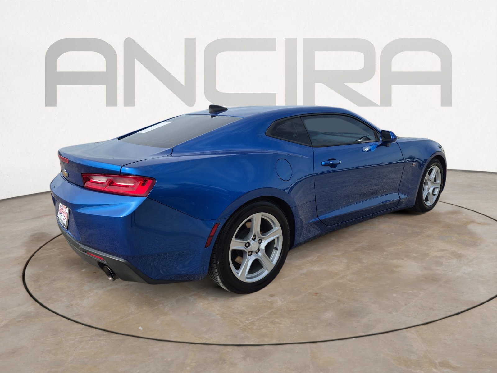 Used 2018 Chevrolet Camaro LT w/ Technology Package RWD image 10