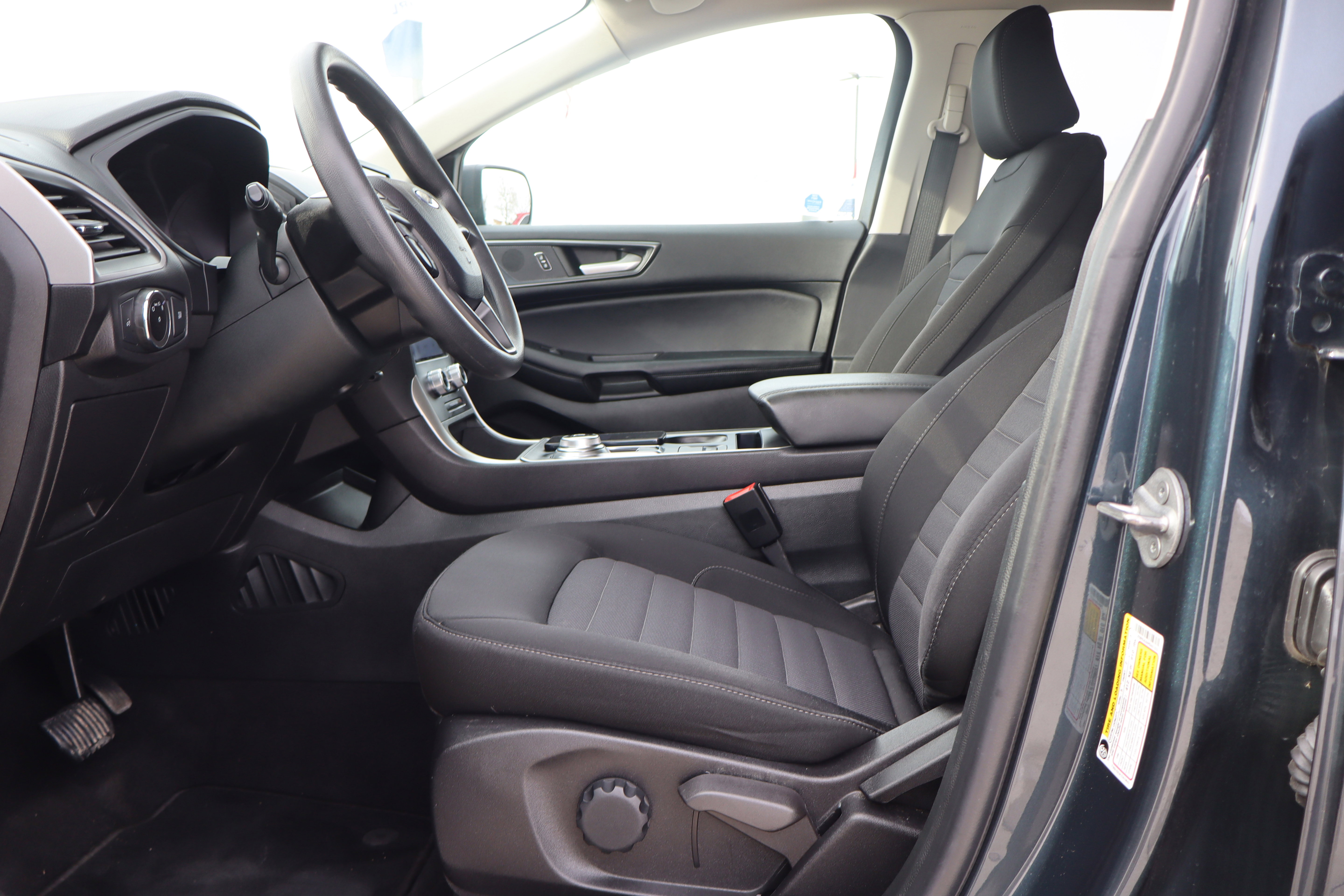 Used 2023 Ford Edge SE image 10