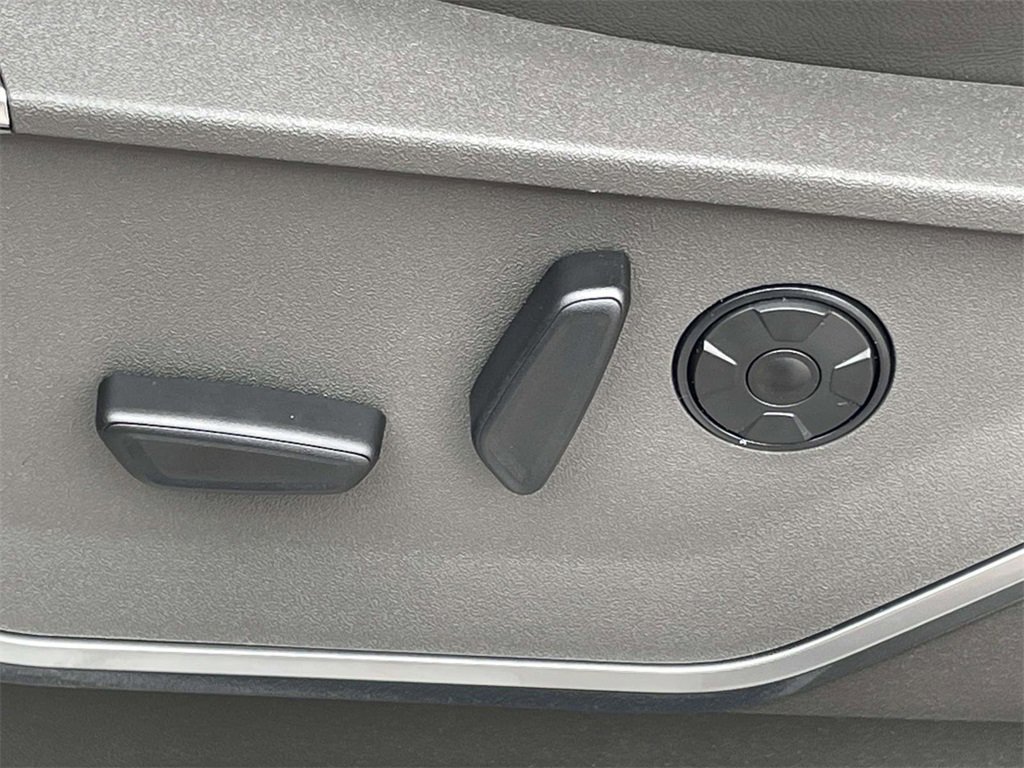 New 2026 Ford F450 Platinum w/ Platinum Plus Package image 14