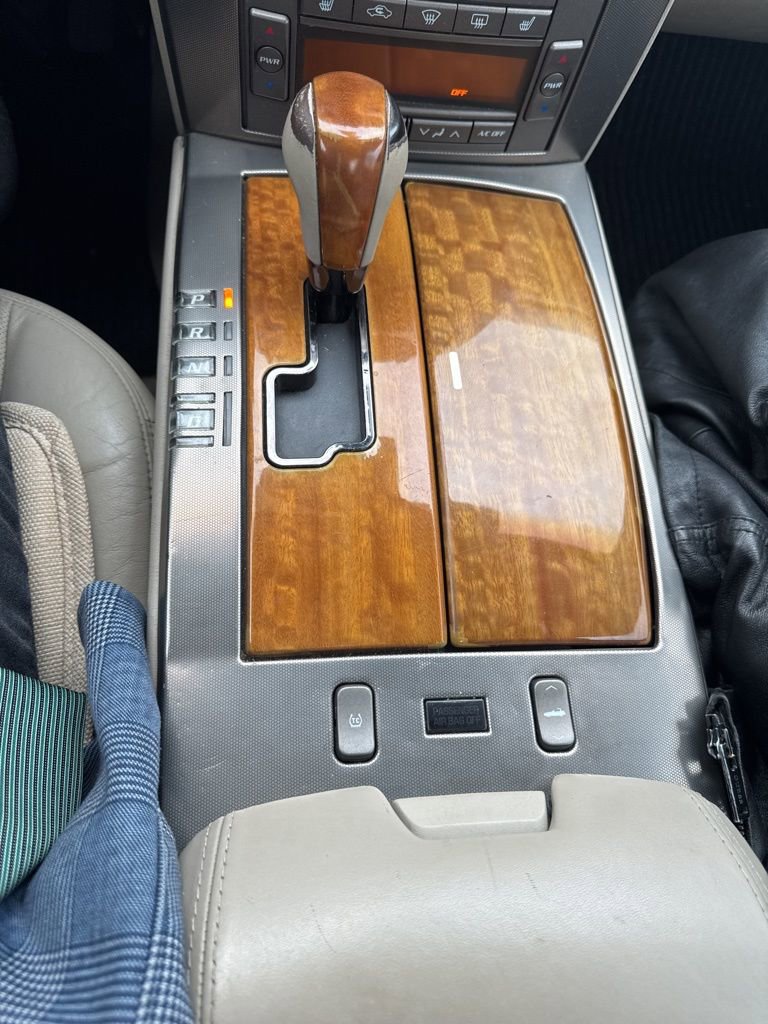 Used 2005 Cadillac XLR RWD image 12