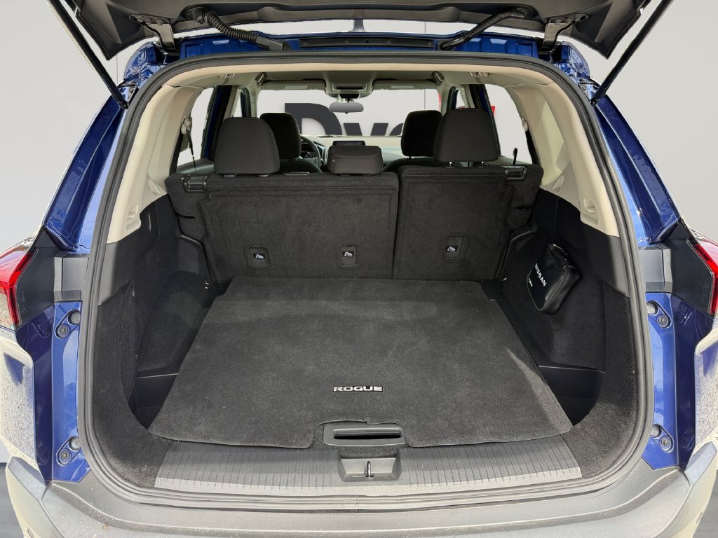 Used 2023 Nissan Rogue S FWD image 18