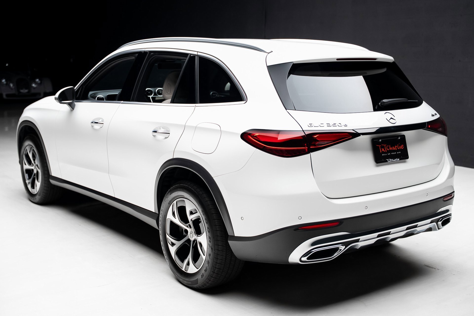 Used 2025 Mercedes-Benz GLC 350e 4MATIC image 23