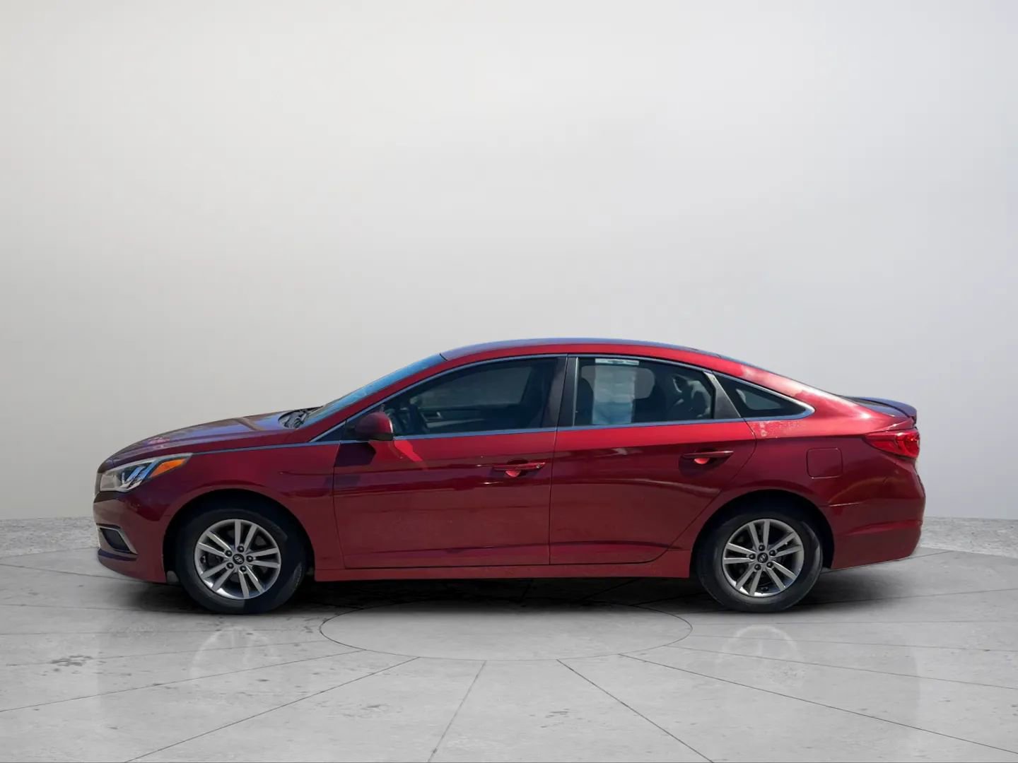 Used 2016 Hyundai Sonata SE FWD image 2