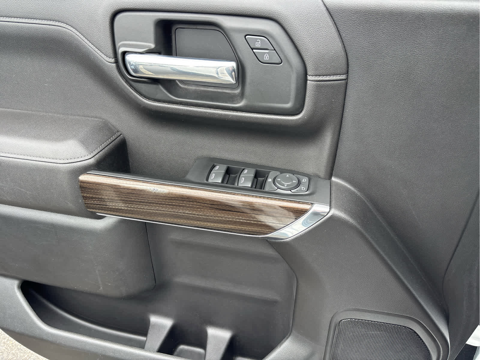 Certified 2022 Chevrolet Silverado 1500 RST AWD/4WD image 21