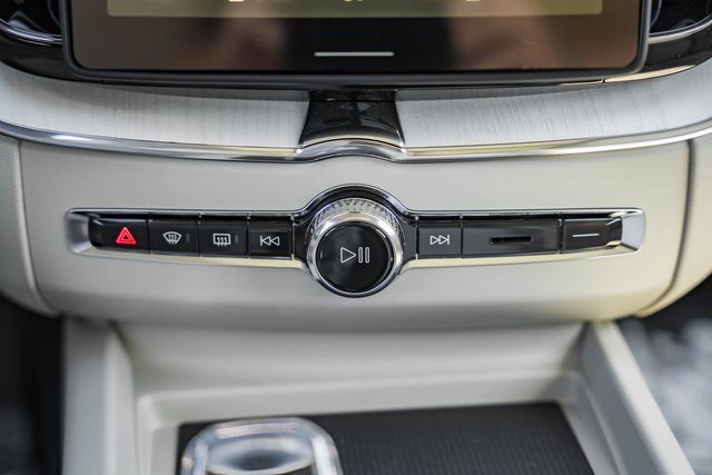 New 2026 Volvo XC60 B5 Ultra w/ Protection Package Premier image 23