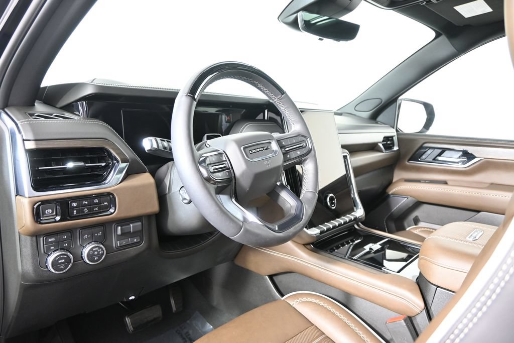 Used 2025 GMC Yukon Denali Ultimate AWD/4WD image 25