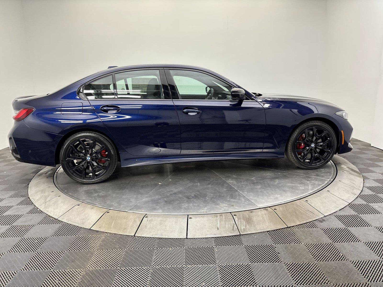 New 2026 BMW 330i xDrive Sedan w/ M Sport Package AWD/4WD image 17