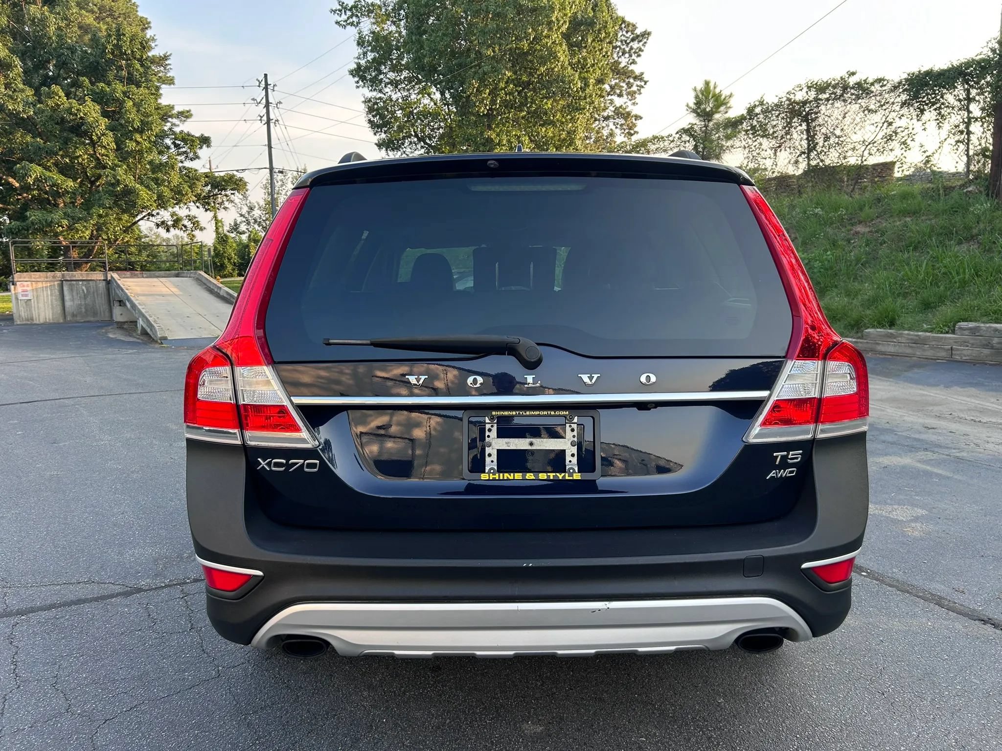 Used 2016 Volvo XC70 T5 Premier w/ Proximity Package AWD/4WD image 4