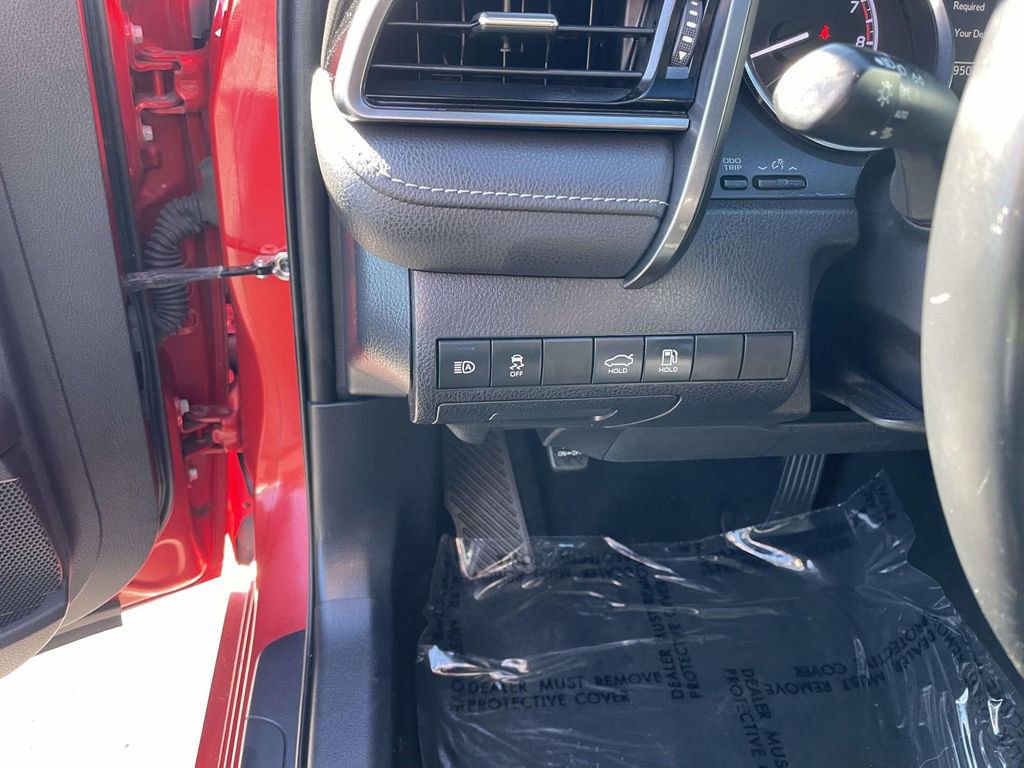 Used 2020 Toyota Camry SE image 30