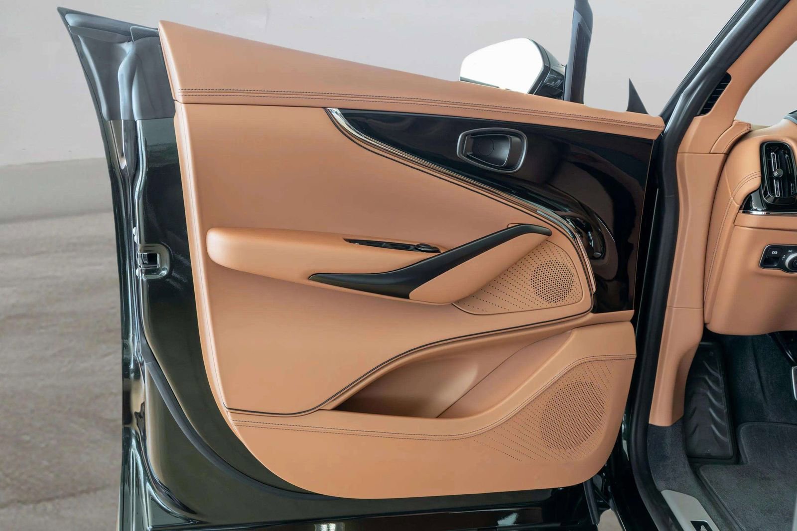 New 2026 Aston Martin DBX S AWD/4WD image 25