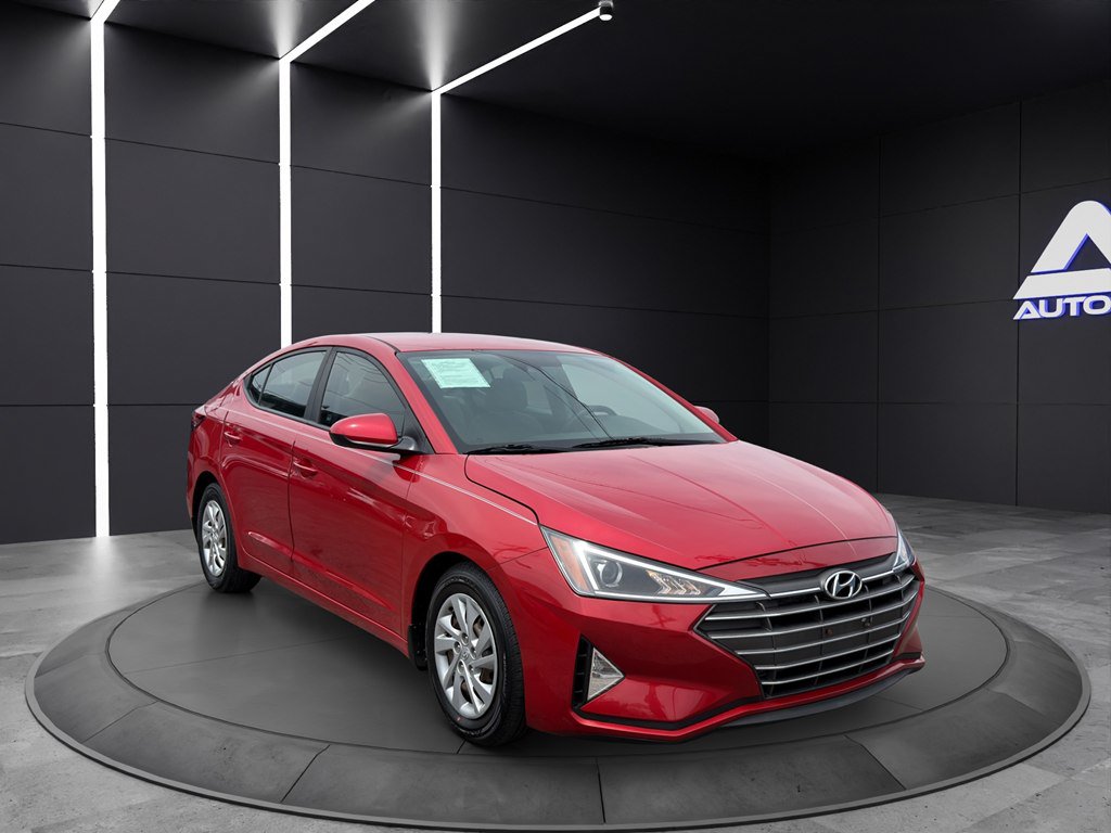 Used 2020 Hyundai Elantra SE FWD image 3