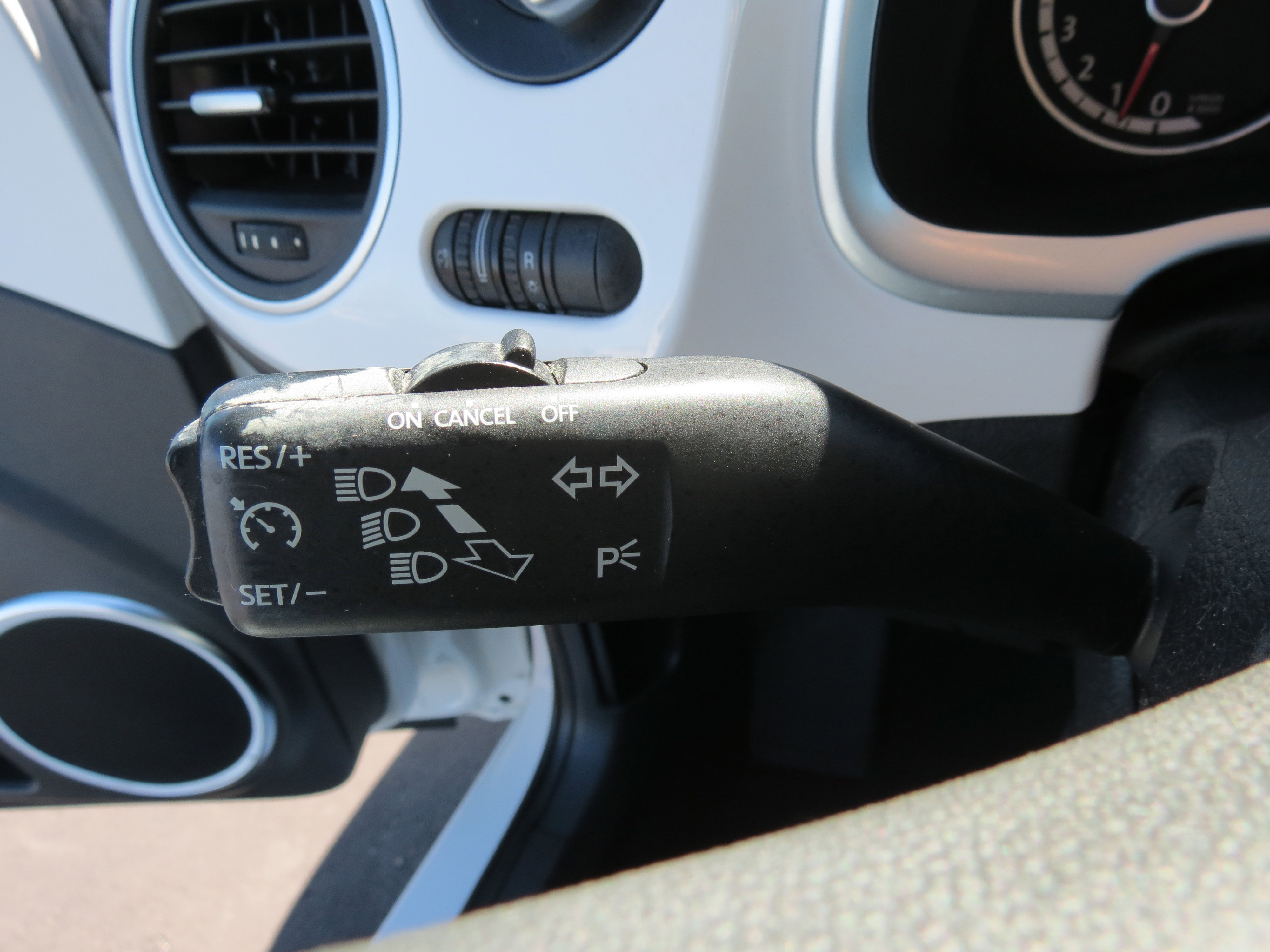 Used 2014 Volkswagen Beetle 2.5 image 14