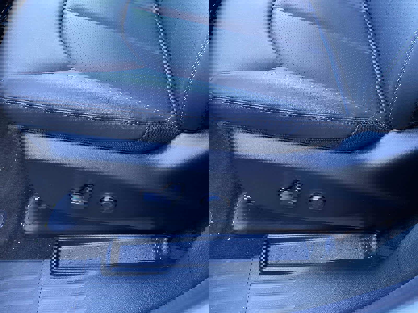 New 2026 Chrysler Pacifica Select FWD image 9