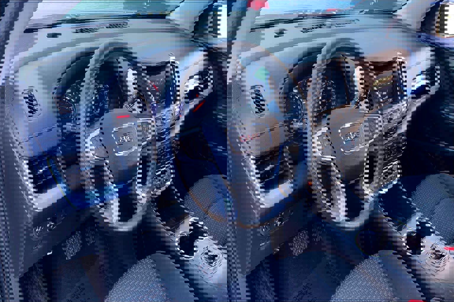 Used 2022 GMC Terrain SLE image 14