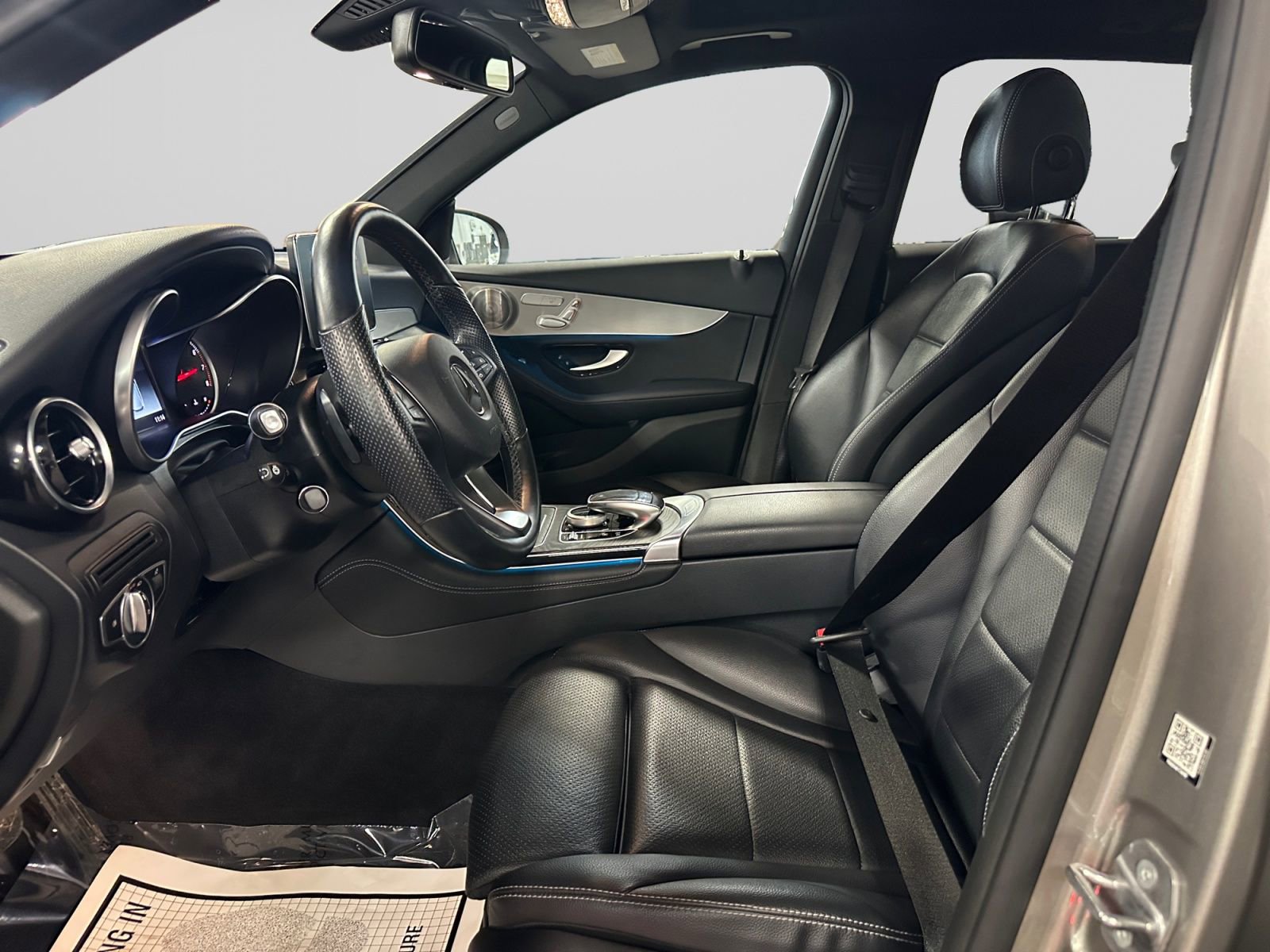 Used 2019 Mercedes-Benz GLC 300 4MATIC w/ Multimedia Package image 15