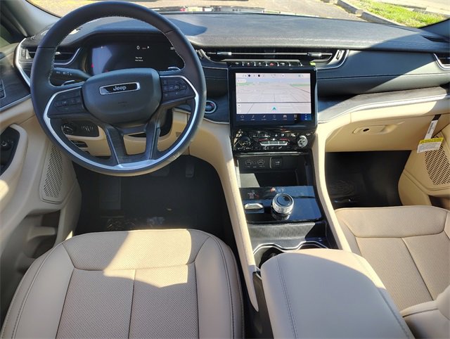 New 2025 Jeep Grand Cherokee Limited image 16