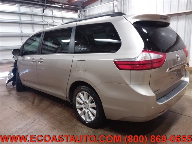 Used 2017 Toyota Sienna Limited AWD/4WD image 2