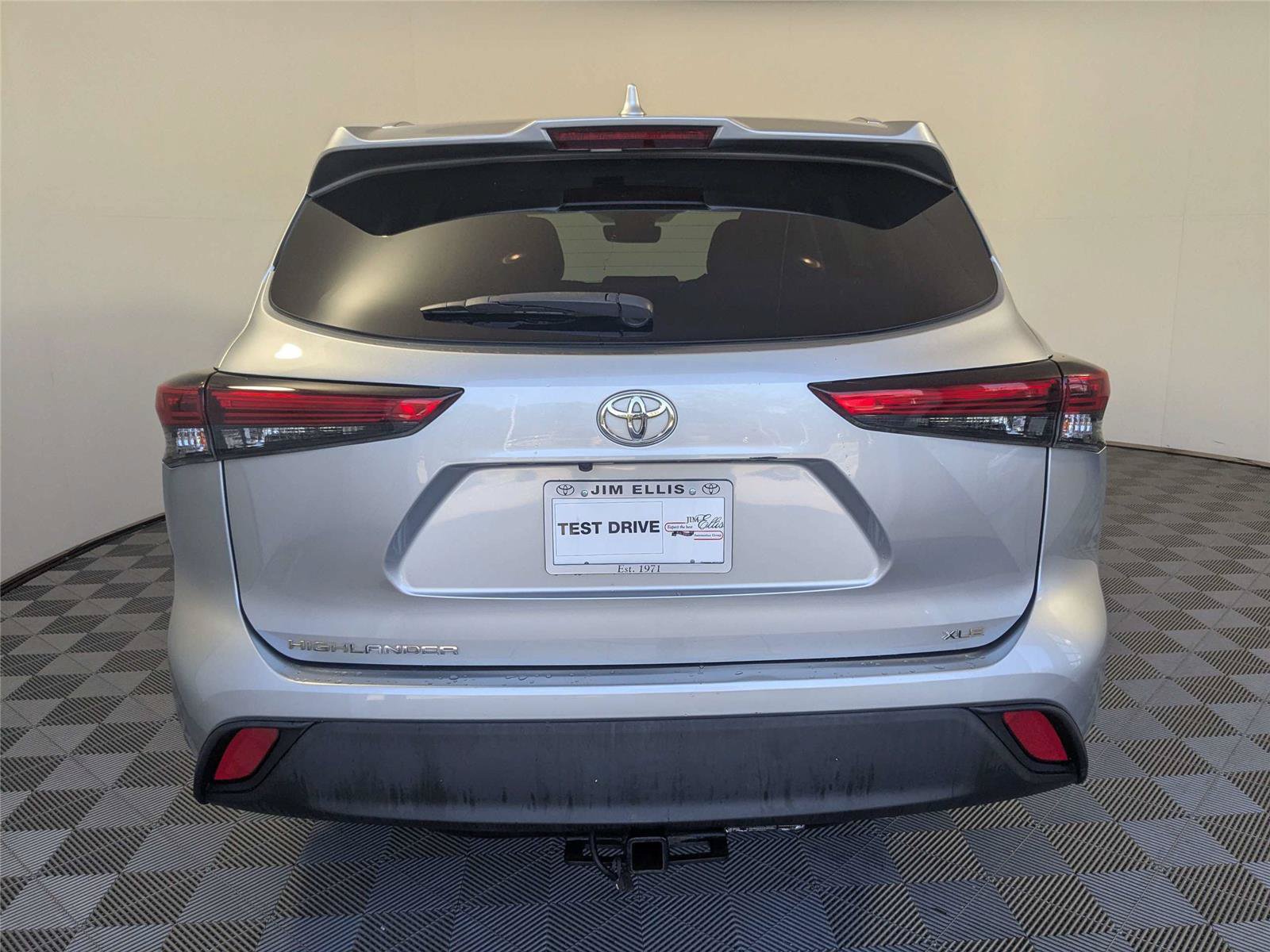 Certified 2020 Toyota Highlander XLE FWD image 7