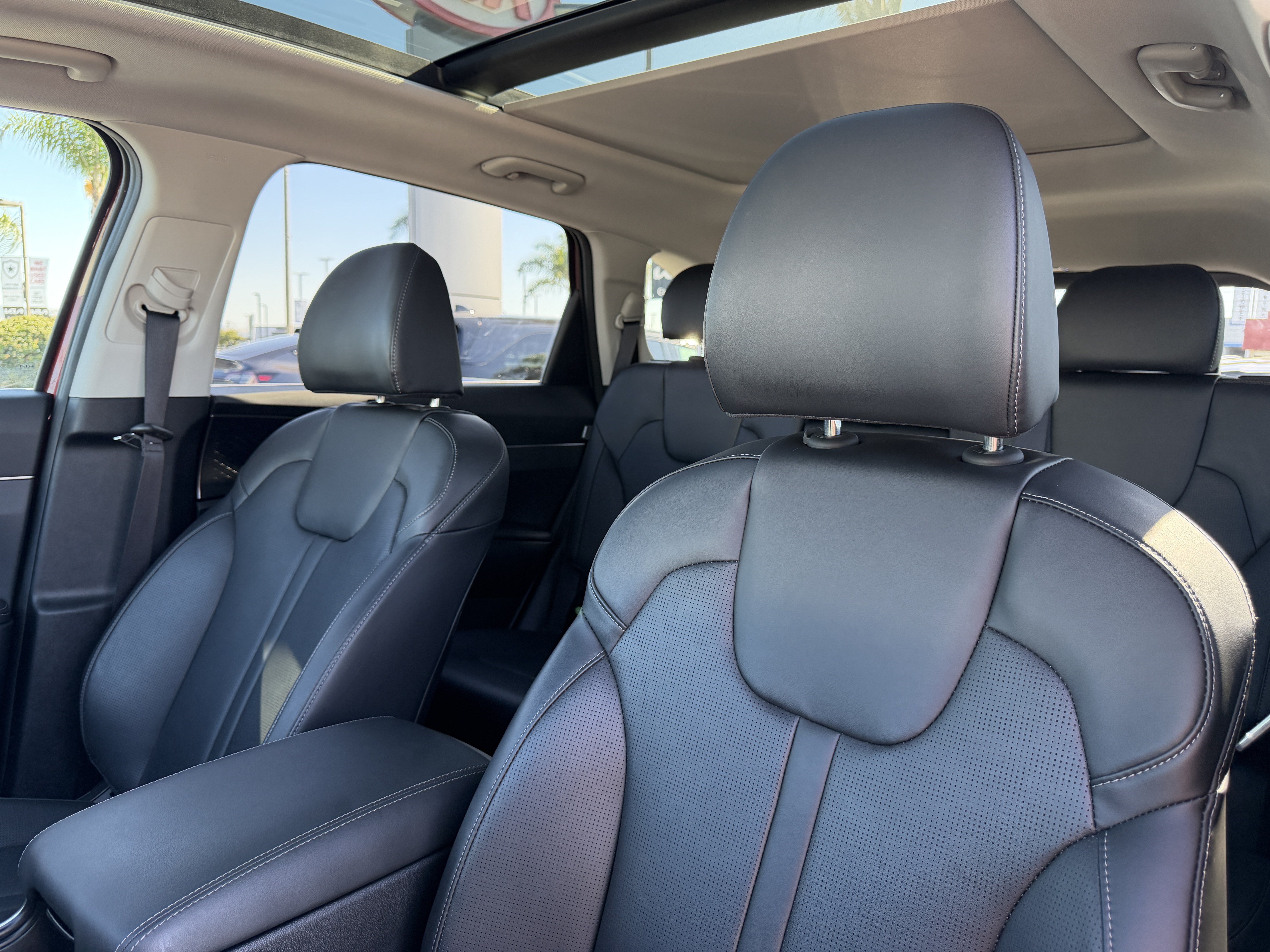 Certified 2025 Kia Sorento S w/ Panoramic Sunroof Package FWD image 17