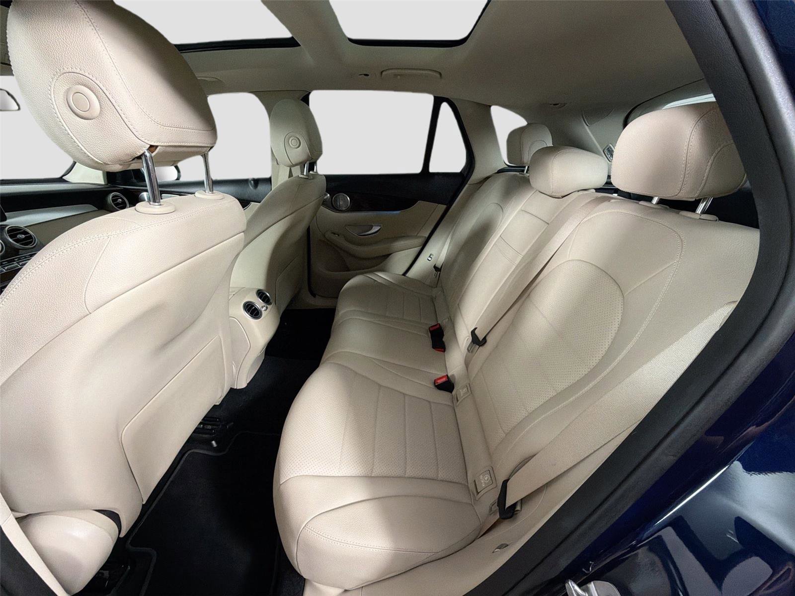 Used 2017 Mercedes-Benz GLC 300 4MATIC image 24