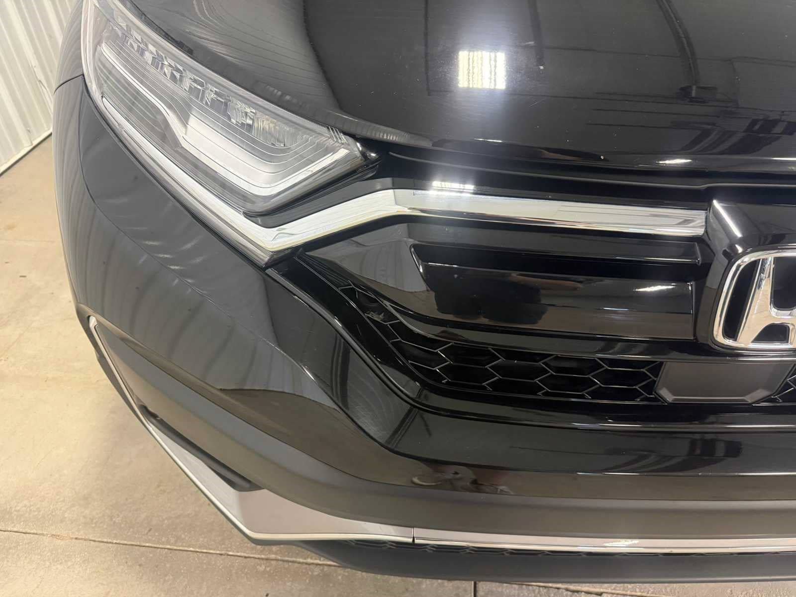 Used 2022 Honda CR-V Touring image 4